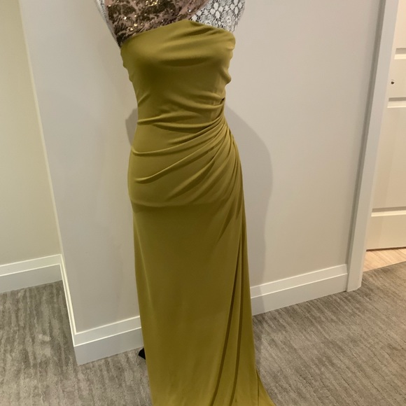 BCBG MaxAzria chartreuse gown - Picture 5 of 14